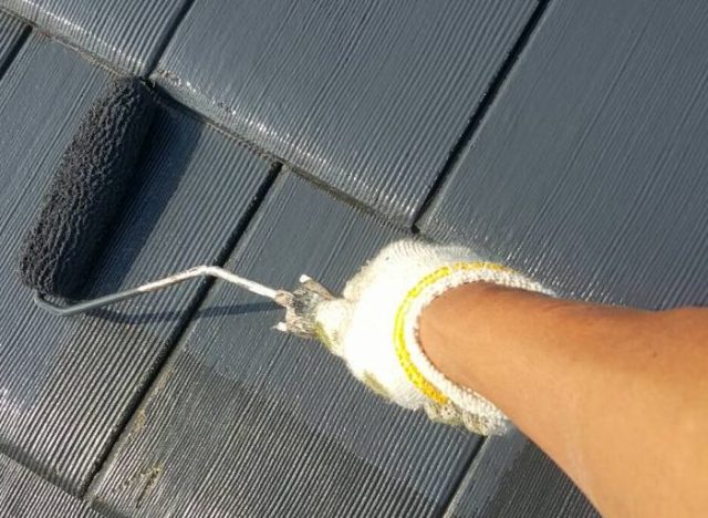 【宮崎県宮崎市】島之内にあるセメント瓦の住宅で車庫の屋根塗装をおこないました！母屋中塗り