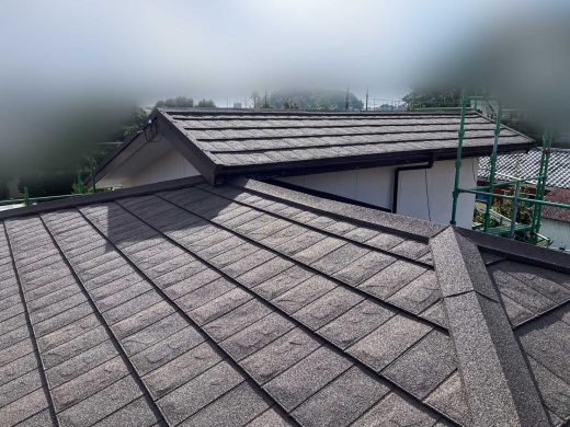 宮崎市恒久にて屋根カバー工法による葺き替え工事が完成しました